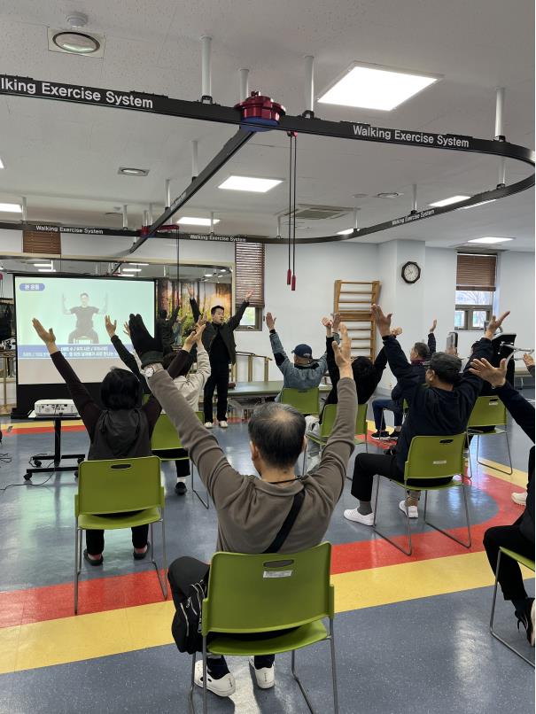 연수구 송도건강생활지원센터는 장애인의 건강한 일상을 위해 인천지역장애인보건의료센터와 연계해 전문 재활 훈련을 올해 11월까지 실시한다